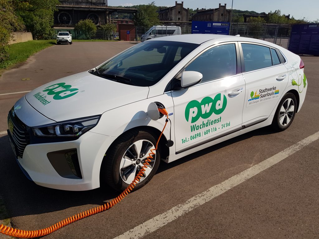 Hyundai IONIQ Versuchsfahrzeug
